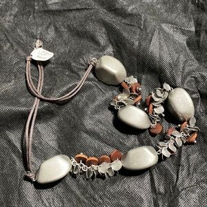 Multi color necklace